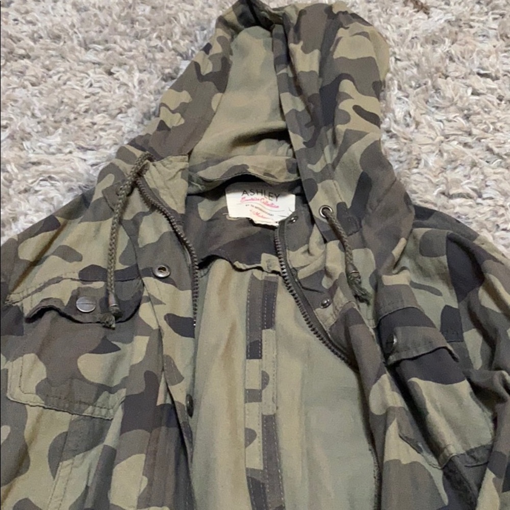 Camo jacket - Picture 3 of 3